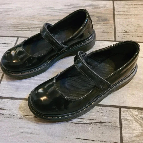 DR. MARTENS Maccy black patent leather Mary Jane Velcro straps shoes Girls 2 - Picture 3 of 12